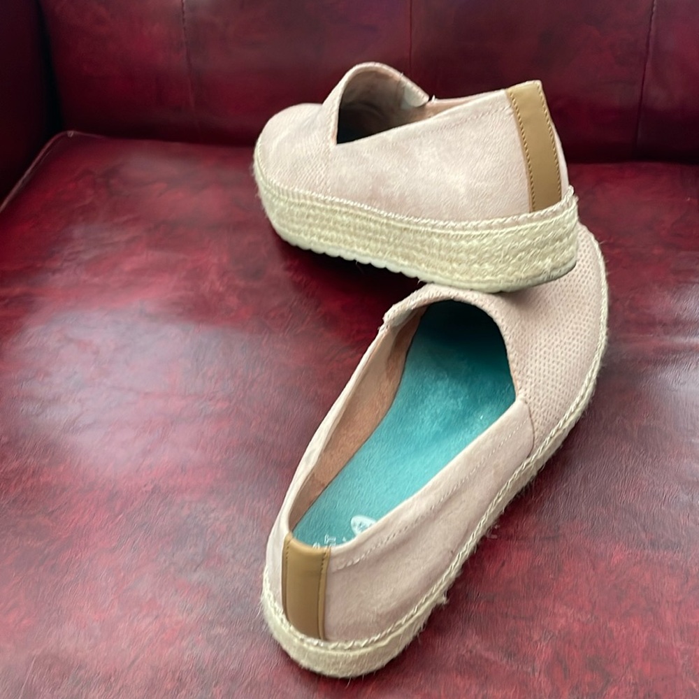 EUC pink airy Dr Scholl’s espadrilles!